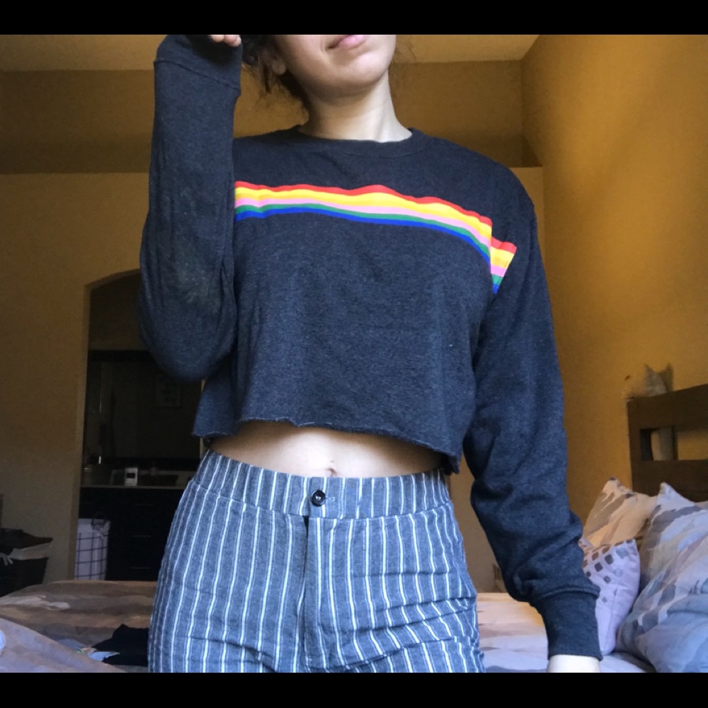 Cropped crew neck